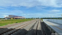 Bagi masyarakat yang ingin mencoba menjajal kereta api pada rute ini dapat menikmatinya secara gratis. Masyarakat hanya perlu mendatangi stasiun terdekat menjelang waktu keberangkatan kereta di masing-masing stasiun. (Foto: Noval Dhwinuari Antony/detikSulsel)