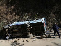 Bus Pariwisata Terjun ke Sungai, 19 Penumpang Tewas