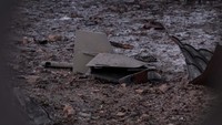 Pekan lalu, otoritas Rusia mengklaim serangan drone-drone Ukraina menghantam dua pangkalan udara dan satu lapangan udara di dalam wilayahnya. Pencitraan satelit dan sejumlah foto menunjukkan sejumlah kerusakan melanda pesawat-pesawat militer Rusia yang ada di pangkalan udara Ryazan.