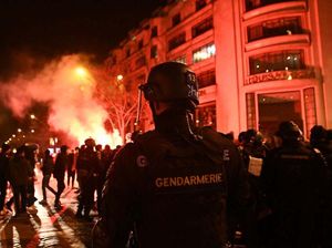 Pesta Pendukung Prancis Berujung Ricuh di Paris