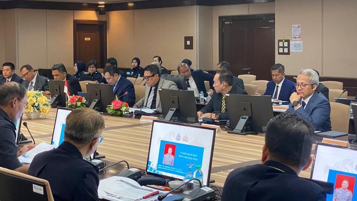Polri dan Polisi Diraja Malaysia (PDRM) membahas kerja sama penyerahan buronan yang kabur dari dan ke Indonesia dan Malaysia dengan cara dideportasi. (dok Istimewa)