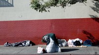 Dilansir dari AFP, puluhan ribu orang kini kerap ditemukan tidur di jalanan. Komunitas Skid Row adalah rumah bagi ribuan orang yang tinggal di jalanan atau di tempat penampungan. Getty Images/Mario Tama