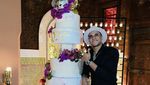 Prancis Masuk Final, Ini Mbappe Saat Pose dengan Kue hingga Makan di Resto