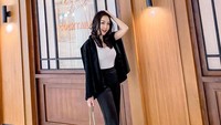 Ratu Azalia juga mengaku mendapat cuan tak cuma jadi artis, melainkan dari bisnis vape. (Foto: dok Instagram)