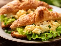 3 Resep Sandwich Isi Salad yang Segar Padat Mengenyangkan