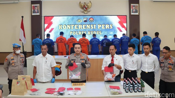 Rilis kasus pencurian motor di Mapolres Kudus, Kamis (15/12/2022).