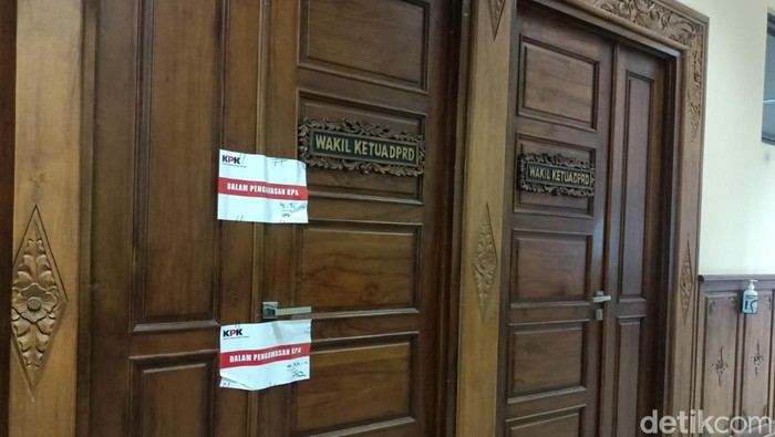 Ruangan wakil ketua DPRD Jatim disegel KPK