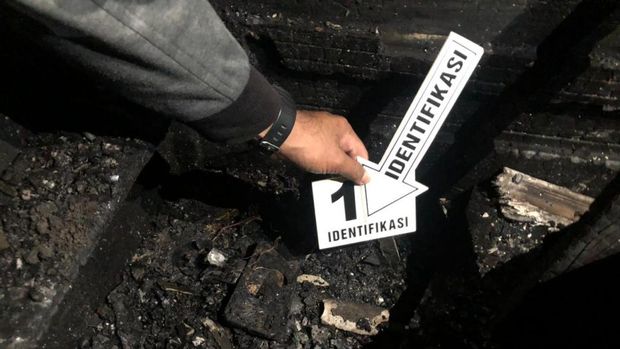 rumah terbakar karena hp meledak