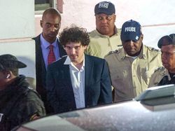 Penampakan Juragan Kripto Ternyata Penjahat Diborgol Polisi