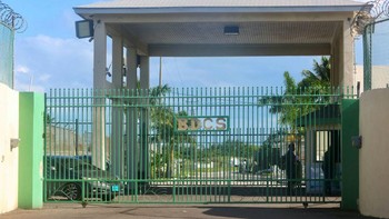 Pintu masuk Lembaga Pemasyarakatan Bahama tempat pendiri FTX Sam Bankman-Fried ditahan di Nassau, Bahama. Foto: Getty Images