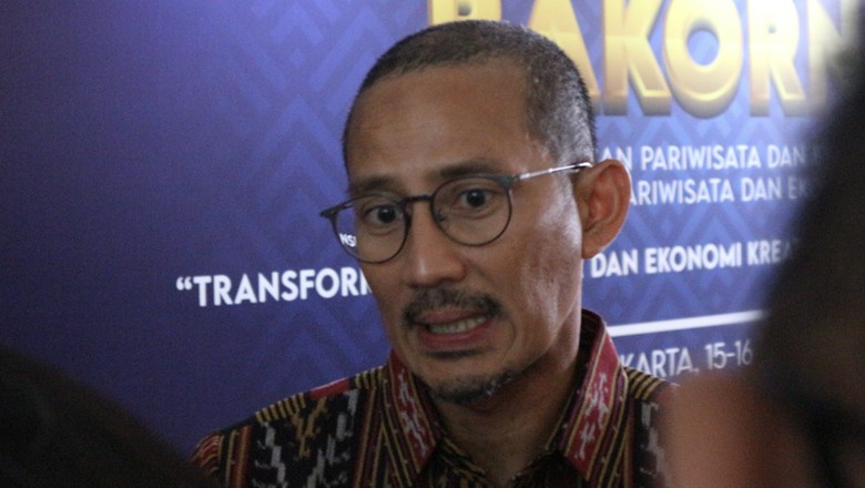 Menparekraf Sandiaga Uno dan Gubernur NTB Zulkieflimansyah di Rakornas Kemenparekraf, Hotel Grand Sahid Jaya, Jakarta, Kamis (15/12/2022).