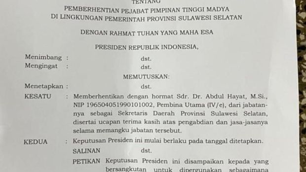 SK Presiden terkait pemberhentian Abdul Hayat sebagai Sekda Sulsel.
