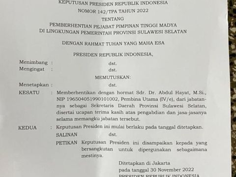 SK Presiden terkait pemberhentian Abdul Hayat sebagai Sekda Sulsel.