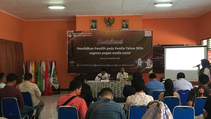 Sosialisasi Pendidikan Pemilih pada Pemilu Tahun 2024 di Kantor KPU Lombok Barat di Kecamatan Gerung Lombok Barat, Kamis (15/12/2022).