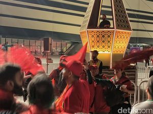 Jelang Semifinal, Suporter Prancis-Maroko Joget Bareng di Al-Bayt