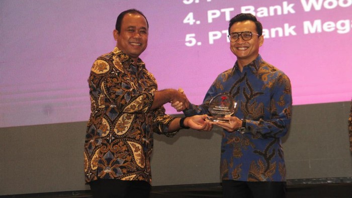 The Best Resilence Bank Tahun 2022 Bank BTN membuktikan dengan semangat yang gigih dan kerja keras mampu bertahan di tengah masa pandemi COVID-19 dengan kinerja keuangan positif dan berkelanjutan.