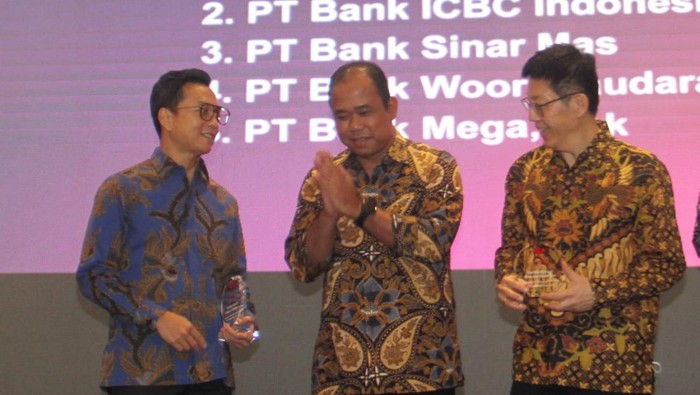 The Best Resilence Bank Tahun 2022 Bank BTN membuktikan dengan semangat yang gigih dan kerja keras mampu bertahan di tengah masa pandemi COVID-19 dengan kinerja keuangan positif dan berkelanjutan.