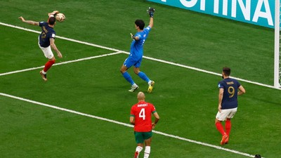 Gol Akrobatik Theo Hernandez yang Membuka Jalan Prancis