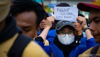 DPR baru saja mengesahkan UU KUHP yang baru dan KUHP ini dianggap sarat kontroversi. 