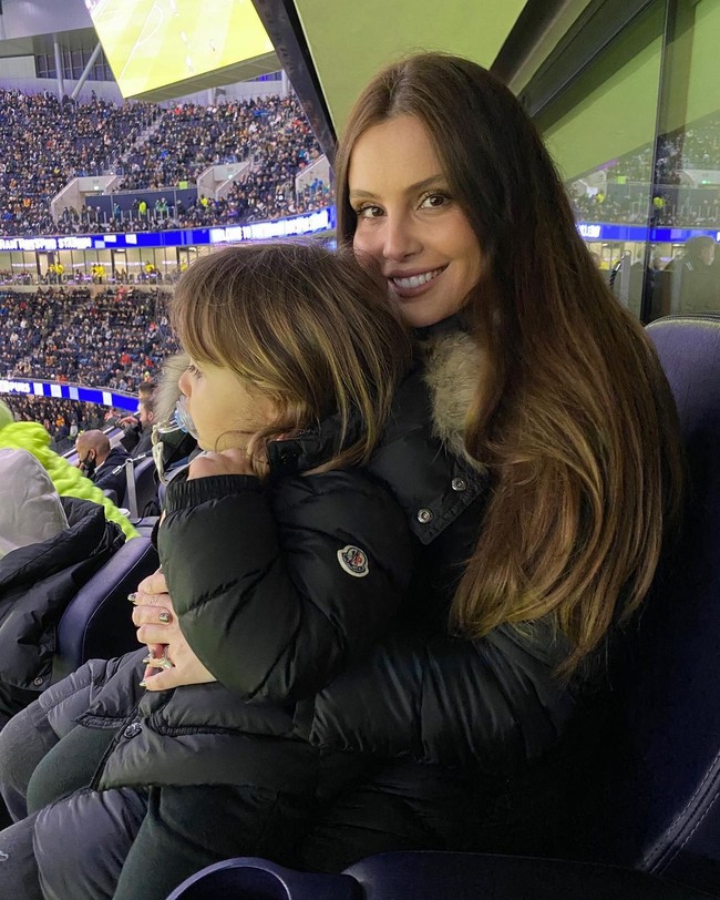 Marine dan Hugo Lloris sendiri sudah menikah sejak 2012. Wantia 36 tahun itu merupakan ibu dari dua anak perempuan.Foto: Instagram