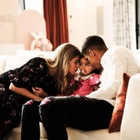 Camille dan Varane adalah pasangan sejak SMA yang sudah menikah sejak 2015. Mereka mempunya dua anak bernama Ruben dan Anais.Foto: Instagram