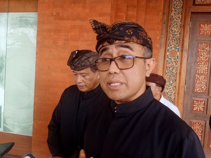 Walikota Denpasar, I Gusti Ngurah Jaya Negara ketika ditemui di Gedung Dharma Negara Alaya, Denpasar pada Kamis (15/12/2022) sore. (Ni Made Lastri Karsiani Putri-detikBali)