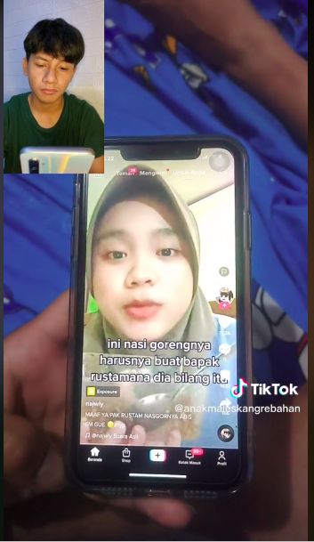 Wanita dihujat karena makan nasi goreng pesanan tetangganya
