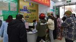 Penampakan Rak-rak Obat Kosong di China Imbas Warga Panic Buying