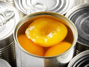 Warga China Panik Borong Peach Kalengan yang Dikabarkan Bisa Cegah Covid-19