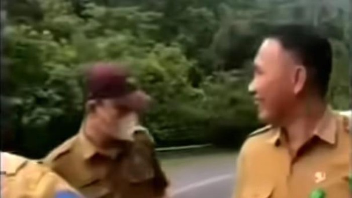 6 ASN Pemprov Sulut malah menertawakan pemotor yang mereka senggol.