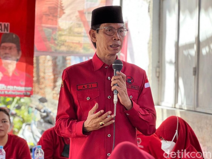 Adi Sutarwijono, Ketua DPC PDIP Surabaya