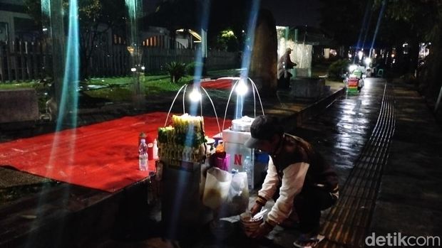 Agus, penjual cuanki di Bandung.