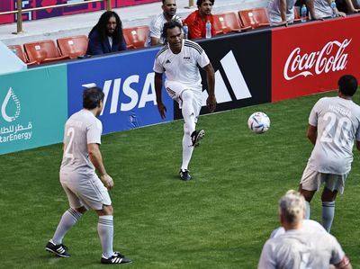 Aksi Para Legenda Sepakbola di Laga FIFA Legends Cup