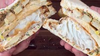 Fish and chips biasanya dinikmati begitu saja, namun Brooklyn membuat kreasinya dijadikan sandwich. Hidangan ikan goreng itu ditumpuk di dalam roti tawar, kemudian dibelah dua. Foto: Instagram @brooklynpeltzbeckham