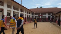 12 sekolah itu meliputi SDN Cibantala 1, SDN Kidang Kencana, SDN Sirnagalih, SDN Leles, SDN Mekarsari, SDN Puncakwangi, SDN Selaawi, SDN Simpang 1, SDN Bojong Koneng, SDN Gelarpawitan, SMPN 4 Cidaun dan SDN Rengasjajar. 