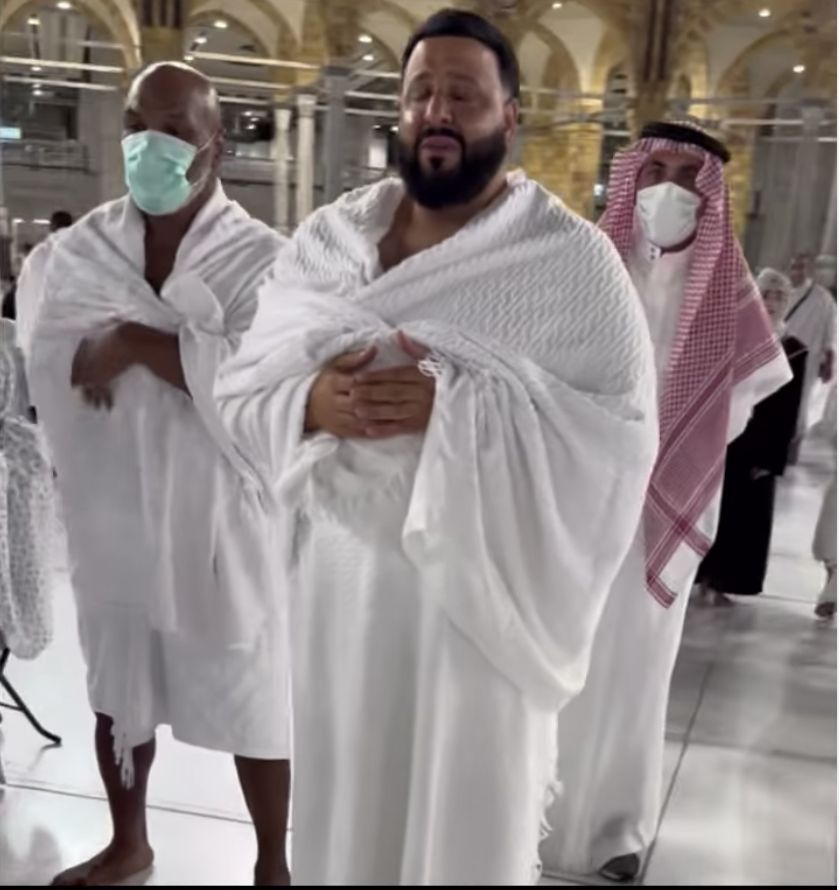 Dj Khaled Melaksanakan Ibadah Umrah dalam postingan Instagram pribadinya. (Instagram @djkhaled)