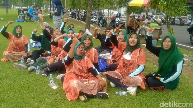 Emak-emak berdaster sepak bola di Kabupaten Pekalongan, Jumat (18/12/2022)