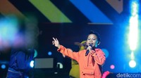Farel Prayoga pun sempat tampil solo dan sukses menghibur penonton HUT Transmedia. (Foto: Ari Saputra)