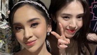 Lyodra Ginting dan Han So Hee selfie bareng. Foto: dok. Instagram @lyodraofficial