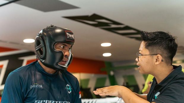 Petinju Indonesia Hebi Marapu bakal melalui libur Hari Natal dengan spesial. Sebab, dia akan berebut gelar juara kelas ringan IBA Intercontinental.
