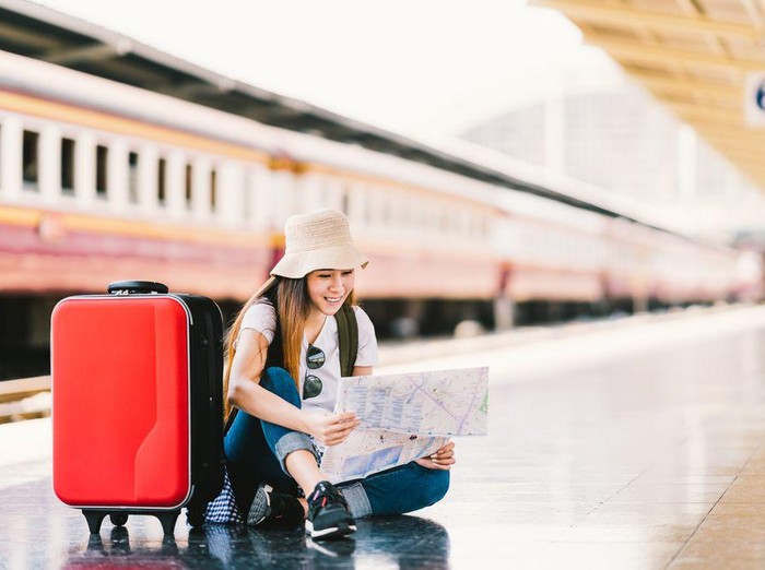 Ilustrasi Syarat Naik Kereta Api Desember 2022