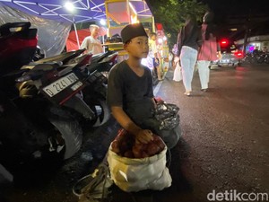 Menyemai Asa ala Bocah Penjual Salak di Bandung
