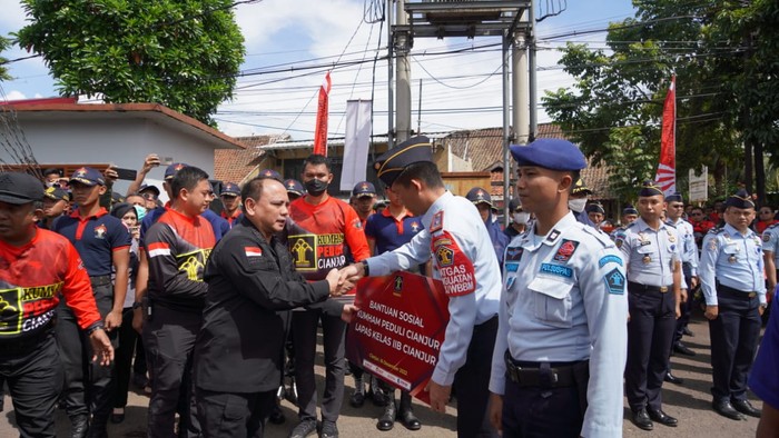 Kemenkumham Salurkan Bantuan Rp 2,2 Miliar untuk Korban Gempa Cianjur