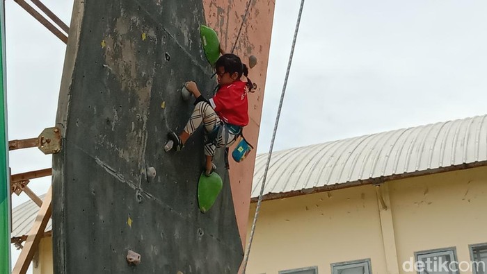 Kisah atlet panjat tebing asal Indramayu.