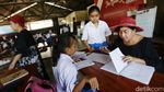 Kisah Guru Kembar 32 Tahun Cerdaskan Anak Terlantar