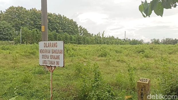 Lahan lokasi bakal calon rumah hadiah negara untuk Jokowi di Colomadu, Karanganyar, Jumat (16/12/2022).