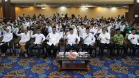 Gus Yahya menyebut, Nahdlatul Ulama akan memasuki abad pertama dan menuju abad kedua. Menurutnya itu adalah momen istimewa, dan Lazisnu harus menjadi istimewa karena menargetkan bisa menghimpun dana ZIS Rp 7,5 T di tahun ini.