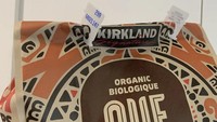 Jepitan plastik jangan dibuang, bisa dipakai lagi untuk menutup bungkus keripik. Foto: Dok. Brightside