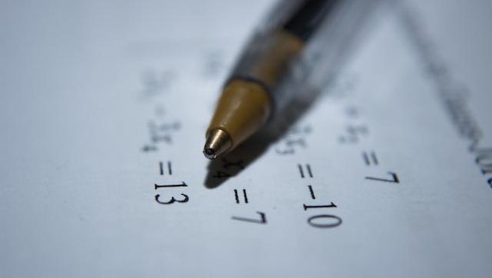 Akar pangkat 3 matematika.