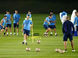 Hanya Papu Gomez dan Lautaro Martinez, dua pemain yang tidak tampil saat Argentina vs Kroasia, yang ikut latihan di gym karena pemulihan cedera ringan. (Adam Davy/Getty Images)